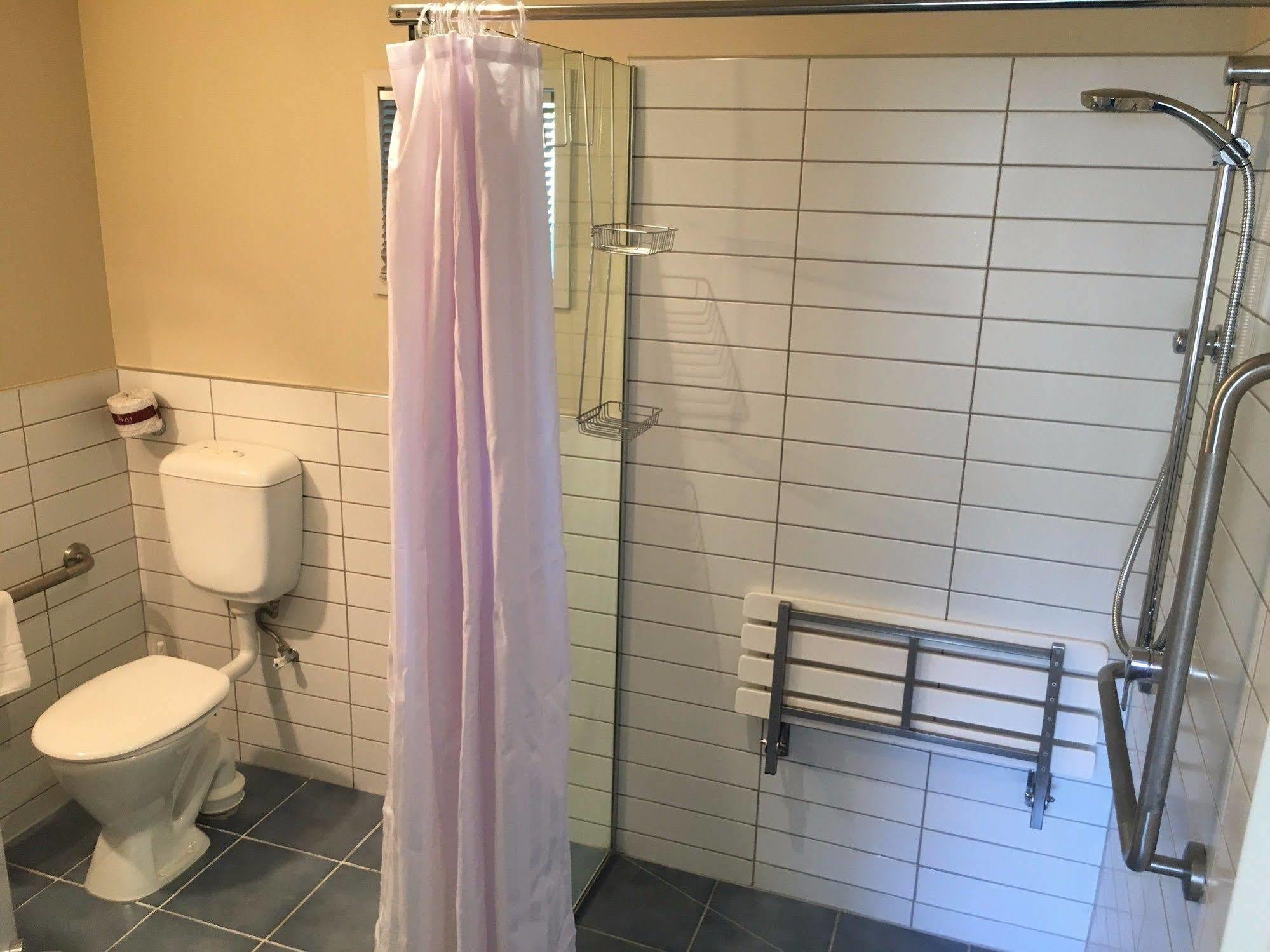 บีช เนลสัน Motel ภายนอก รูปภาพ A shower curtain