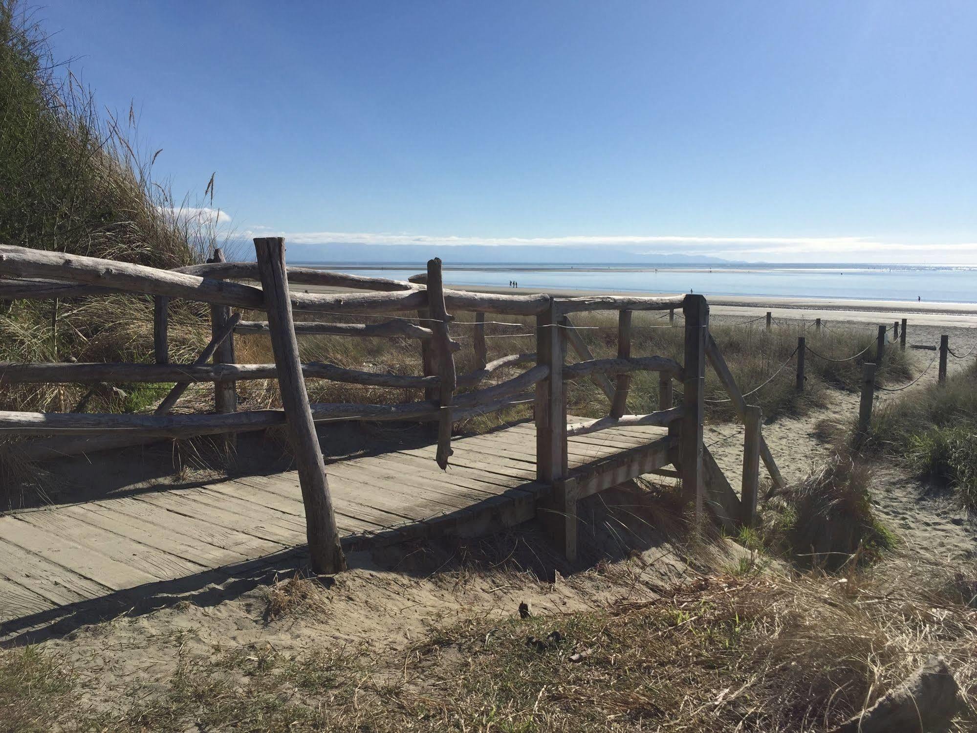 บีช เนลสัน Motel ภายนอก รูปภาพ The boardwalk at the beach