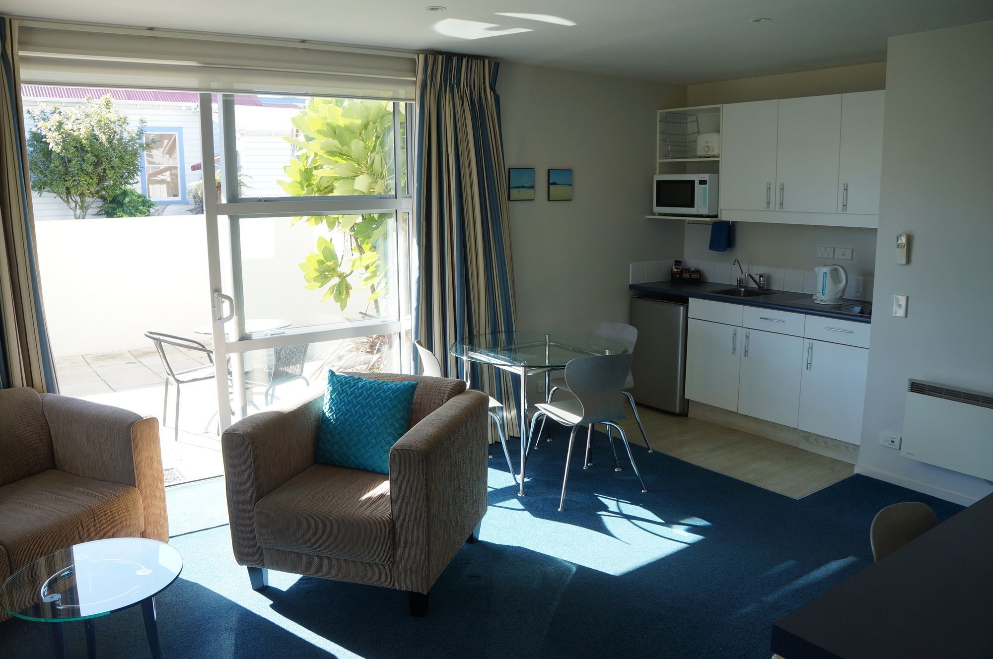 บีช เนลสัน Motel ภายนอก รูปภาพ A typical one-bedroom apartment at the University of Canterbury